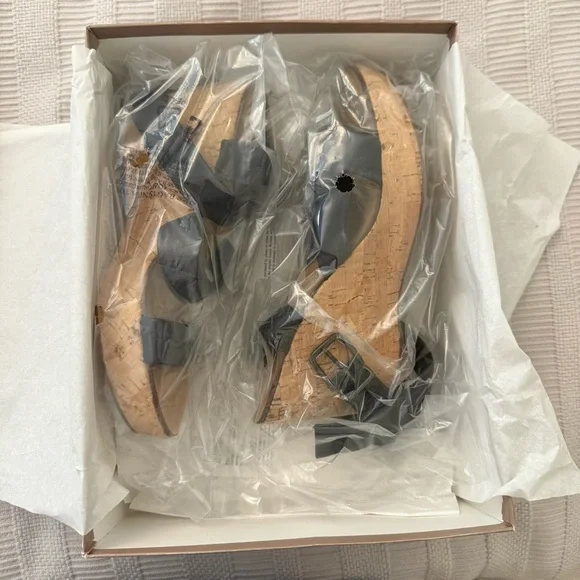 J. Crew | NEW IN BOX Black Leather Wedge Sandals Size 8 - Picture 3 of 9